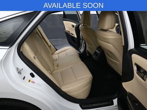 Used 2013 Toyota Avalon Limited FWD image 34