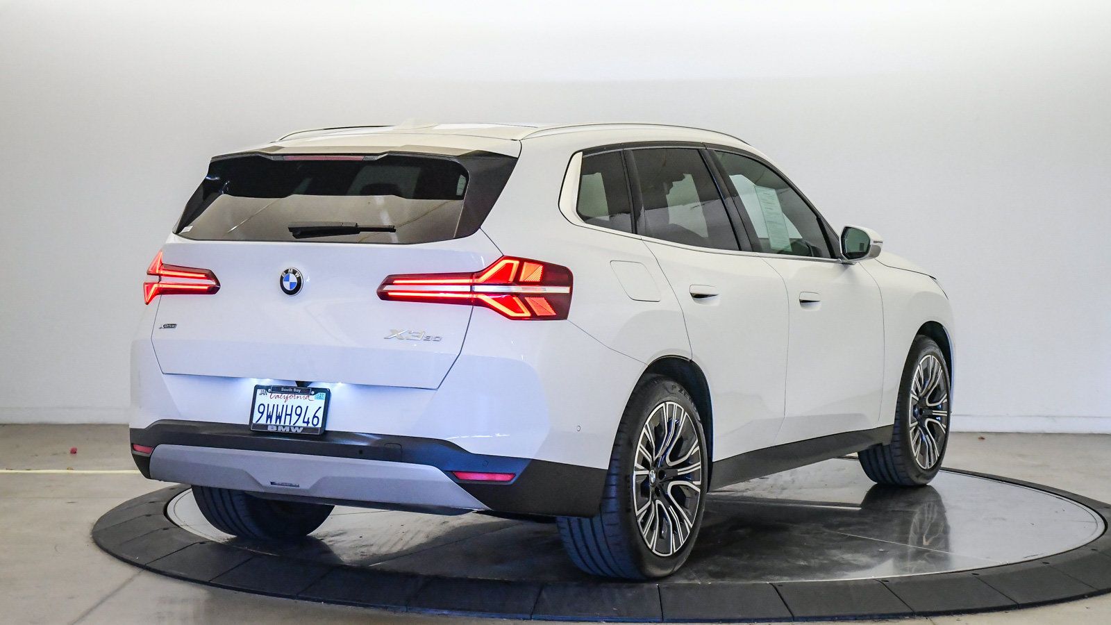 Used 2026 BMW X3 xDrive30i w/ Convenience Package AWD/4WD image 4