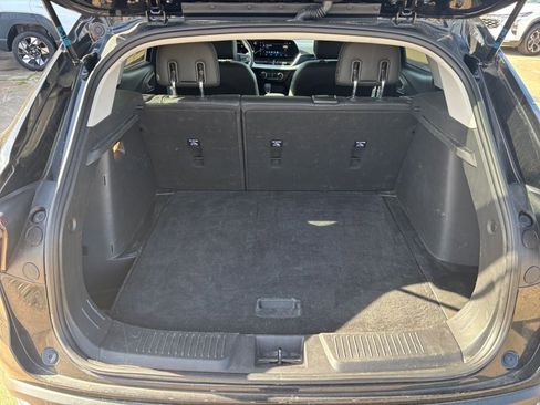 Used 2025 Chevrolet Trax LT image 30