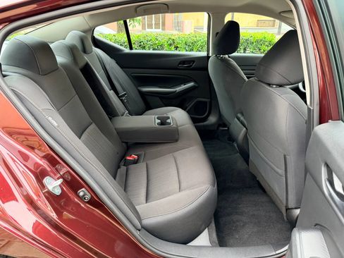 Used 2024 Nissan Altima 2.5 SV image 14