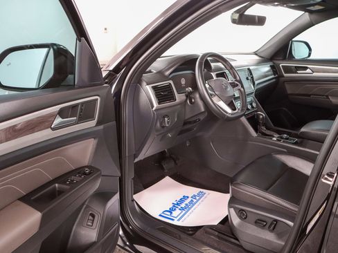 Used 2022 Volkswagen Atlas Cross Sport SE AWD/4WD image 3