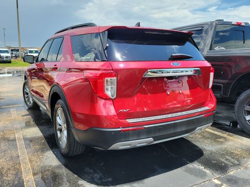 Used 2023 Ford Explorer XLT w/ Equipment Group 202A RWD image 4