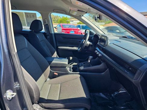 Used 2024 Honda CR-V LX image 10