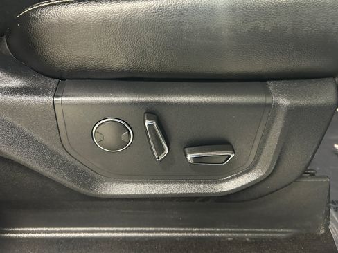Used 2019 Ford F250 Lariat w/ Lariat Ultimate Package AWD/4WD image 22
