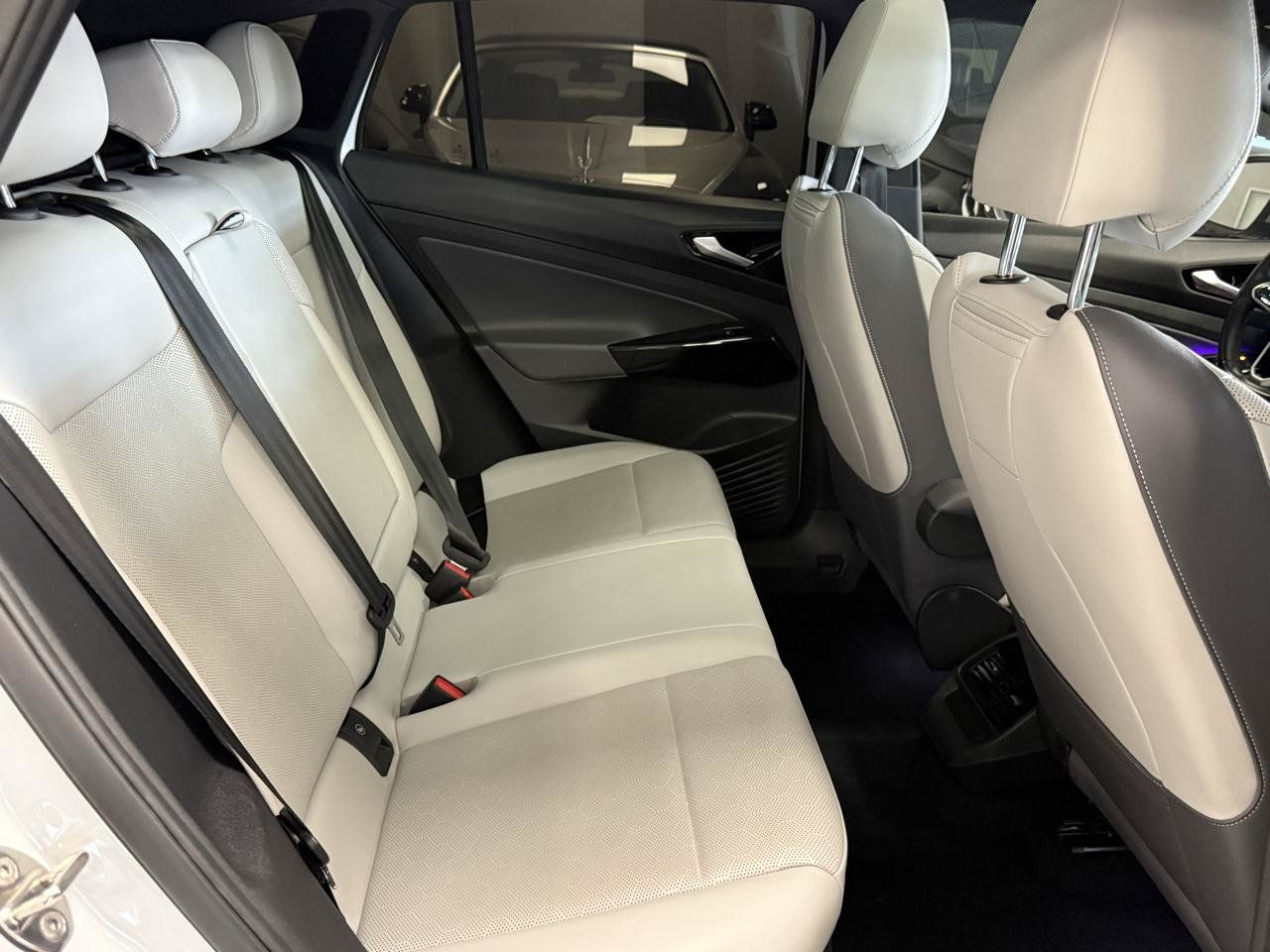 Used 2021 Volkswagen ID.4 Pro S RWD image 21