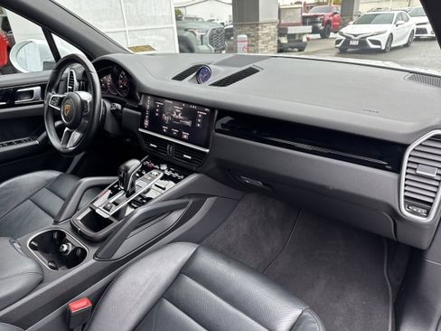 Used 2021 Porsche Cayenne image 15