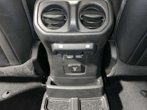 Used 2020 Jeep Wrangler Unlimited Sahara AWD/4WD image 25