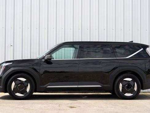 Used 2024 Kia EV9 Light Long Range image 8