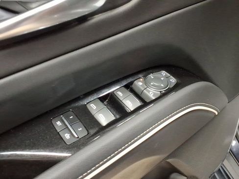 Used 2022 Cadillac Escalade Premium Luxury AWD/4WD image 16