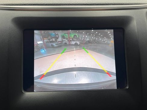 Used 2019 Jeep Cherokee Latitude Plus FWD image 11