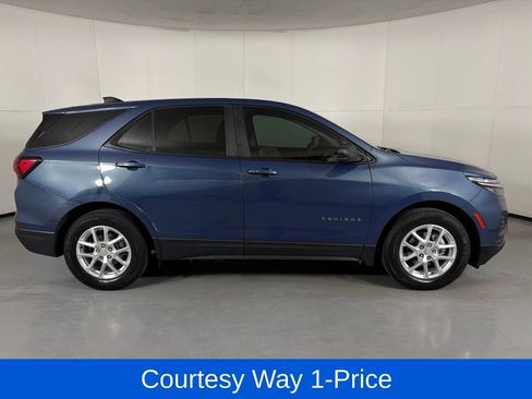 Used 2024 Chevrolet Equinox LS w/ Driver Confidence II Package FWD image 12