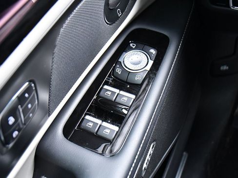 Used 2024 Lincoln Nautilus Reserve w/ Equipment Group 202A image 24