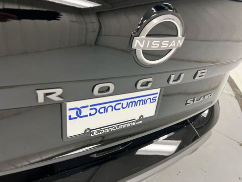 Used 2024 Nissan Rogue SL AWD/4WD image 26