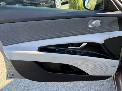 Used 2023 Hyundai Elantra Limited w/ Cargo Package image 16