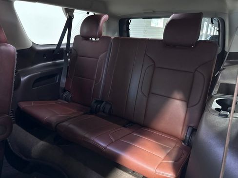 Used 2018 Chevrolet Suburban Premier AWD/4WD image 40