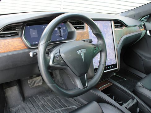 Used 2020 Tesla Model S Long Range image 11