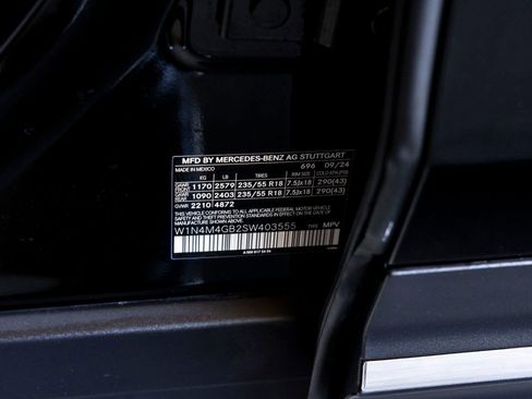 Used 2025 Mercedes-Benz GLB 250 image 33