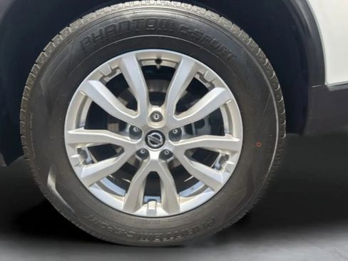 Used 2020 Nissan Rogue SV FWD image 35