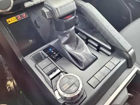 Used 2024 Toyota Tacoma TRD Off-Road w/ TRD Off Road Upgrade Package AWD/4WD image 20