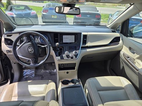 Used 2019 Toyota Sienna XLE AWD/4WD image 20