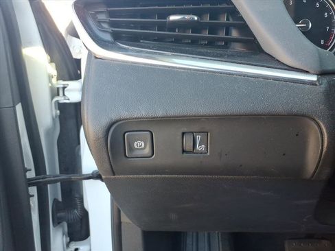 Certified 2022 Buick Enclave Essence image 9