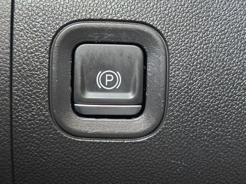 Used 2024 Chevrolet Silverado 1500 Custom Trail Boss image 25