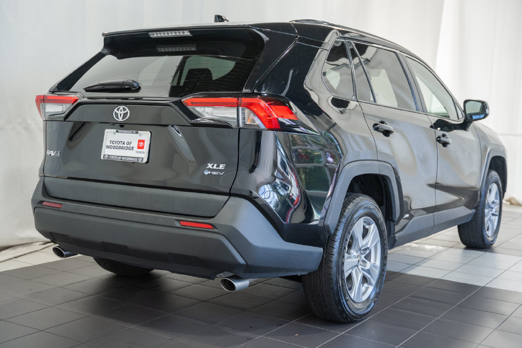 Certified 2025 Toyota RAV4 XLE AWD/4WD image 4