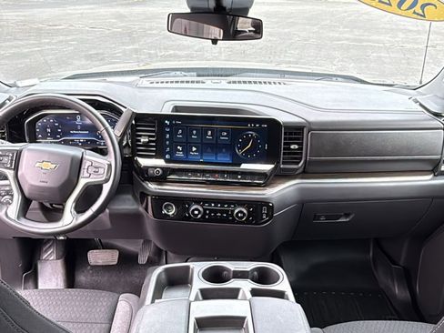 Used 2023 Chevrolet Silverado 1500 LT image 24