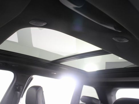 New 2025 Jeep Grand Cherokee Limited image 11