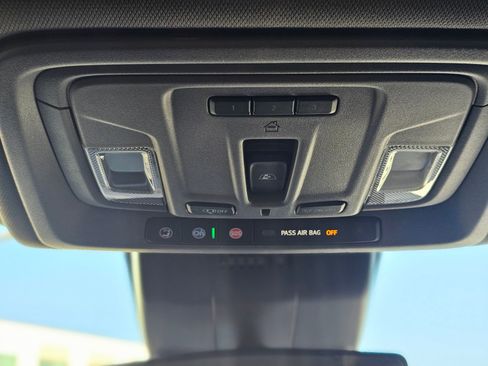 Used 2022 Chevrolet Silverado 1500 LT AWD/4WD image 18