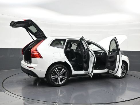 Used 2018 Volvo XC60 T6 Momentum w/ Advanced Package AWD/4WD image 30