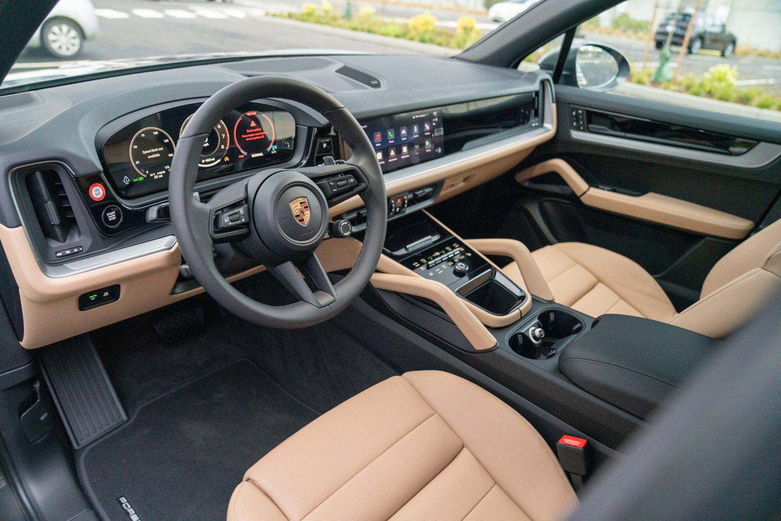Certified 2026 Porsche Cayenne AWD/4WD image 4