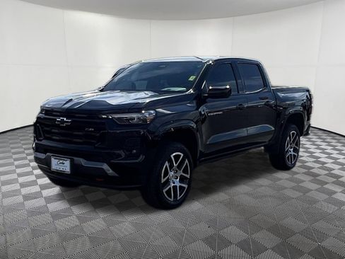 Used 2024 Chevrolet Colorado Z71 w/ Z71 Convenience Package 2 AWD/4WD image 3