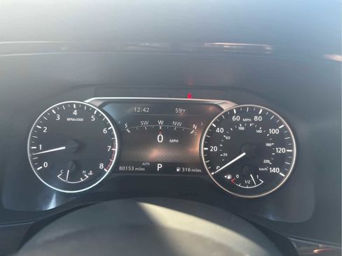 Used 2022 Nissan Pathfinder SL image 24