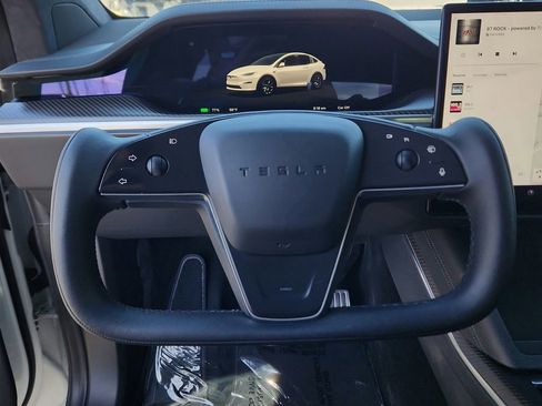 Used 2023 Tesla Model X Plaid image 15