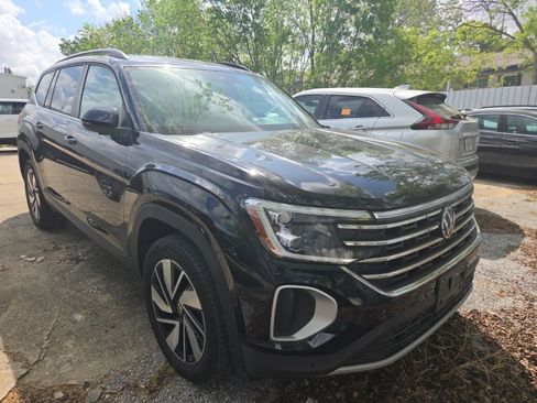 Used 2025 Volkswagen Atlas SE image 7