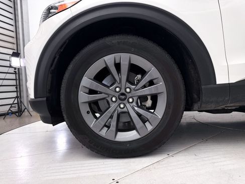 Used 2021 Ford Explorer XLT w/ Equipment Group 202A RWD image 15