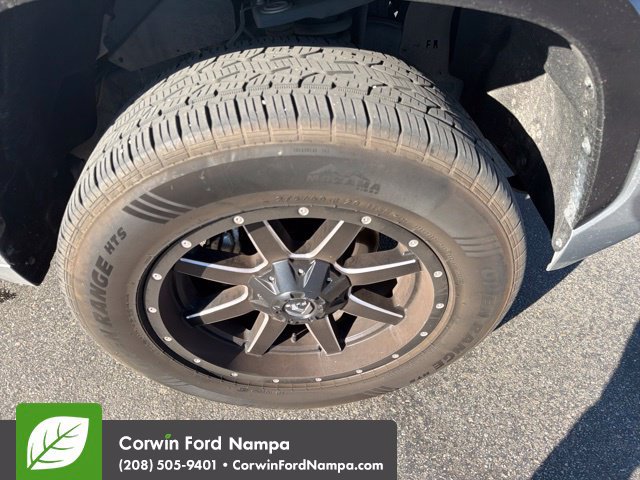 Used 2022 Toyota Tundra Platinum w/ Advanced Package AWD/4WD image 10