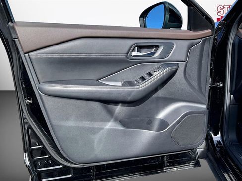 Certified 2023 Nissan Rogue SV w/ SV Premium Package image 19