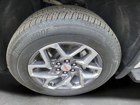 Used 2024 GMC Sierra 1500 SLT w/ SLT Premium Package AWD/4WD image 18