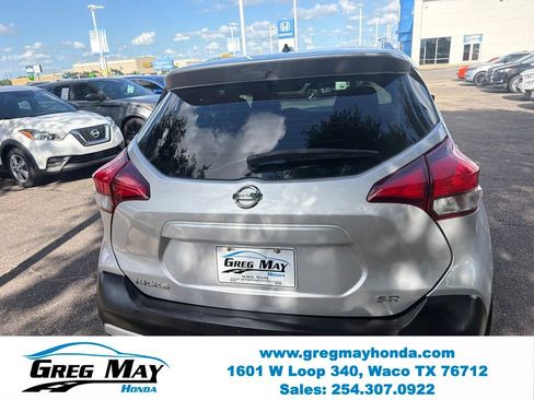 Used 2018 Nissan Kicks SR FWD image 4