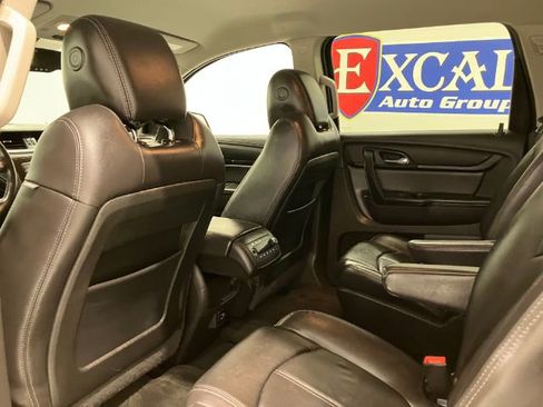 Used 2017 Chevrolet Traverse LT image 33