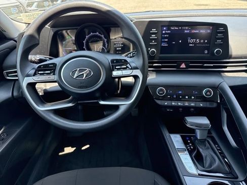 Used 2023 Hyundai Elantra Blue FWD image 20