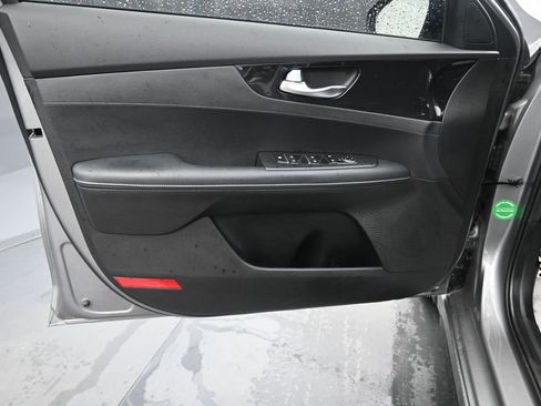 Used 2023 Kia Forte GT-Line w/ GT-Line Technology Package FWD image 4
