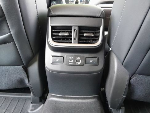 Used 2024 Subaru Outback Touring XT AWD/4WD image 34