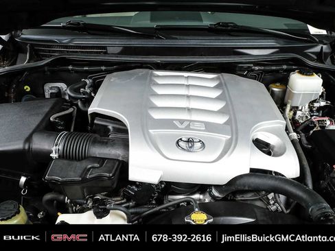 Used 2015 Toyota Land Cruiser AWD/4WD image 38