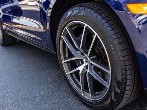 Certified 2026 Porsche Macan AWD/4WD image 14