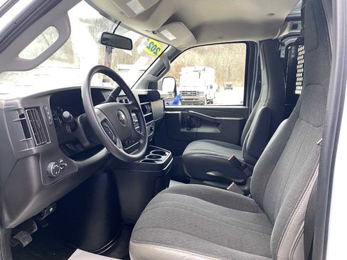 Used 2024 Chevrolet Express 2500 w/ Driver Convenience Package image 9