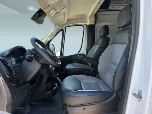 Used 2025 RAM ProMaster 2500 w/ Convenience Group FWD image 5