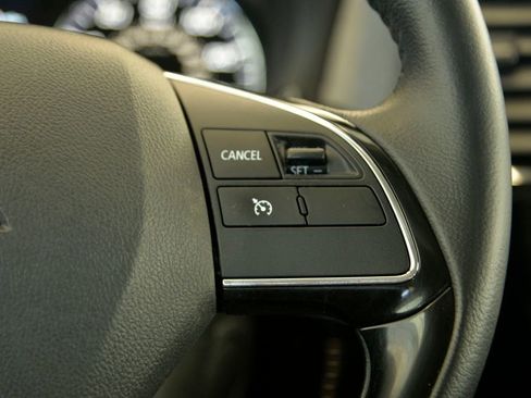 Used 2017 Mitsubishi Outlander SE AWD/4WD image 23
